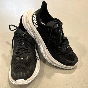 HOKA One CLIFTON Edge 7.5 Black White Running Shoes Cushion S32x18 V580 W204 👀